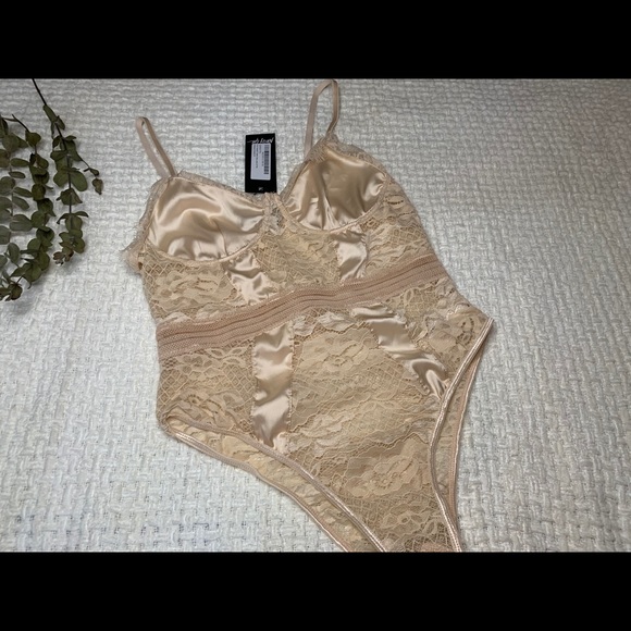 Nasty Gal Other - Lace body suit